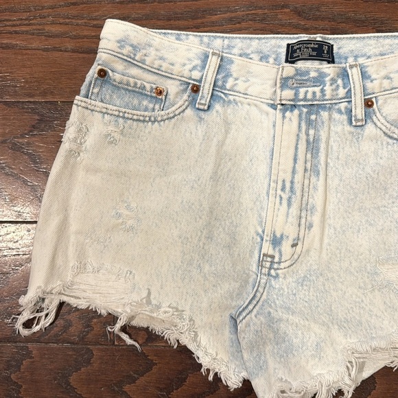 Abercrombie & Fitch Annie high rise denim shorts, size 8 - Picture 2 of 5